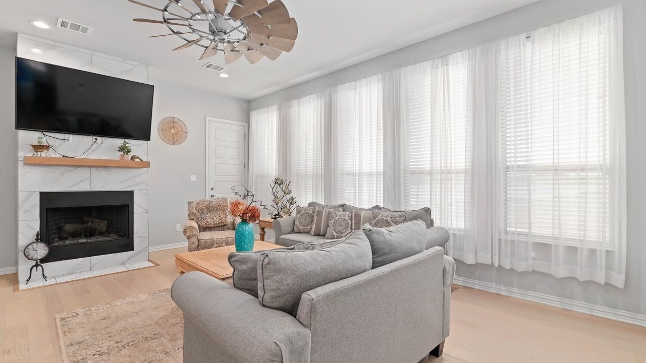 Photo of Livingroom in Cross Roads