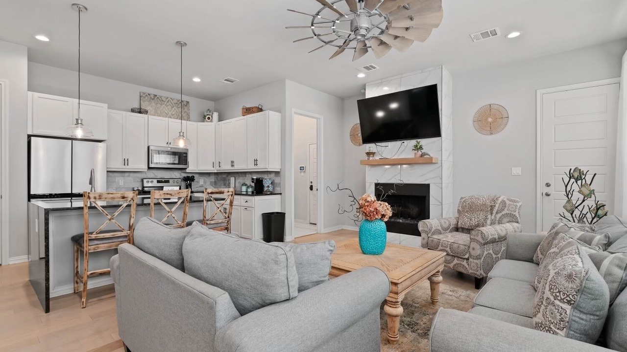 Photo of Livingroom in Cross Roads