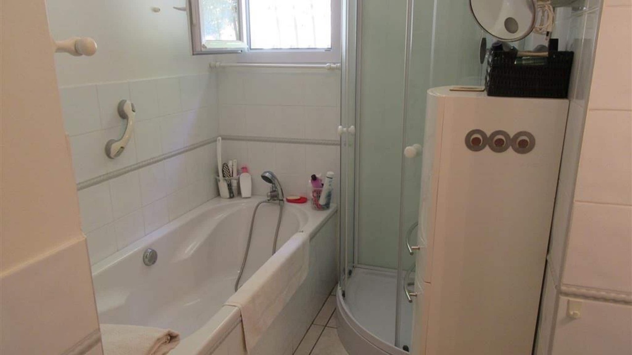 Photo of Bathroom in Saint-Paul-Trois-Chateaux