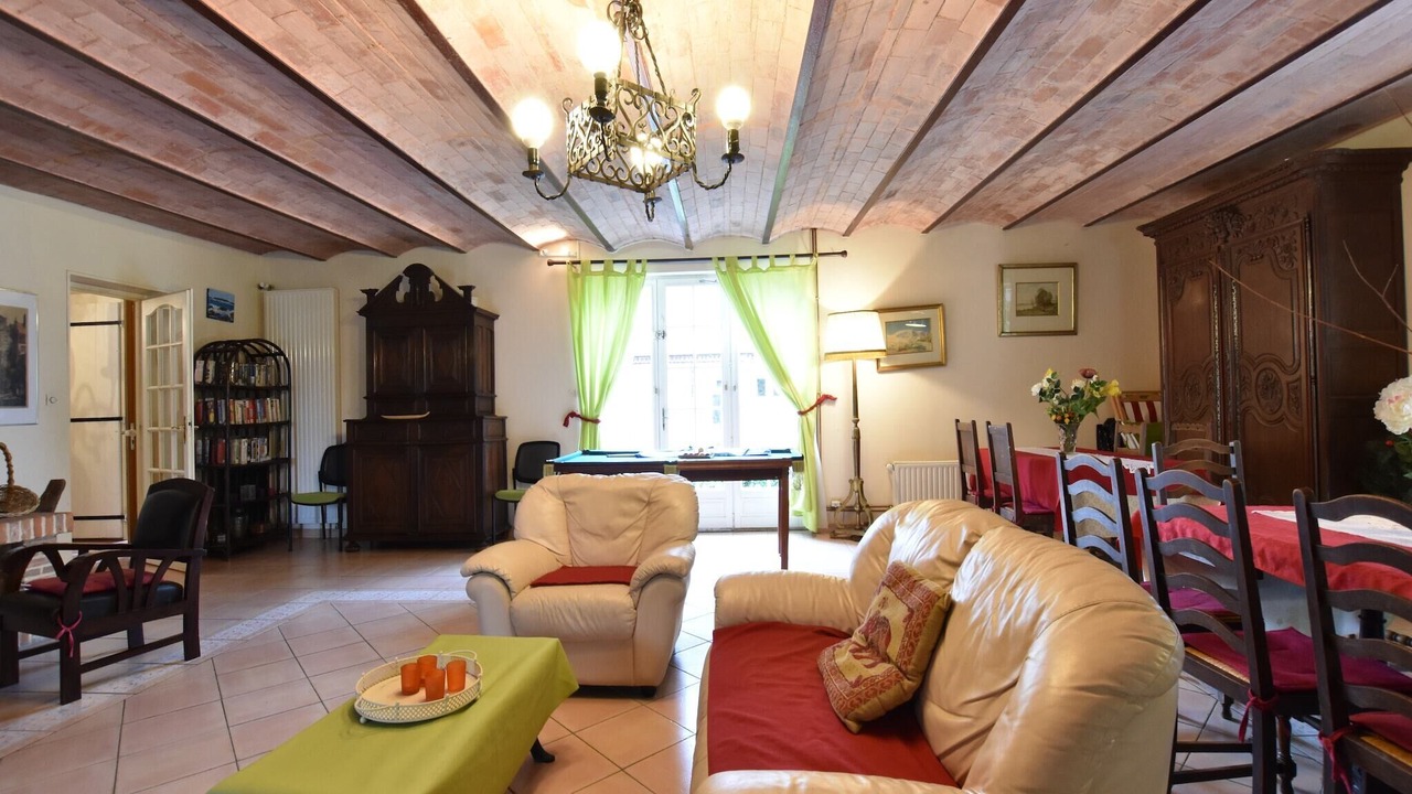 Photo of Livingroom in Englancourt