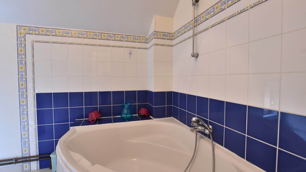 Photo of Bathroom in Englancourt