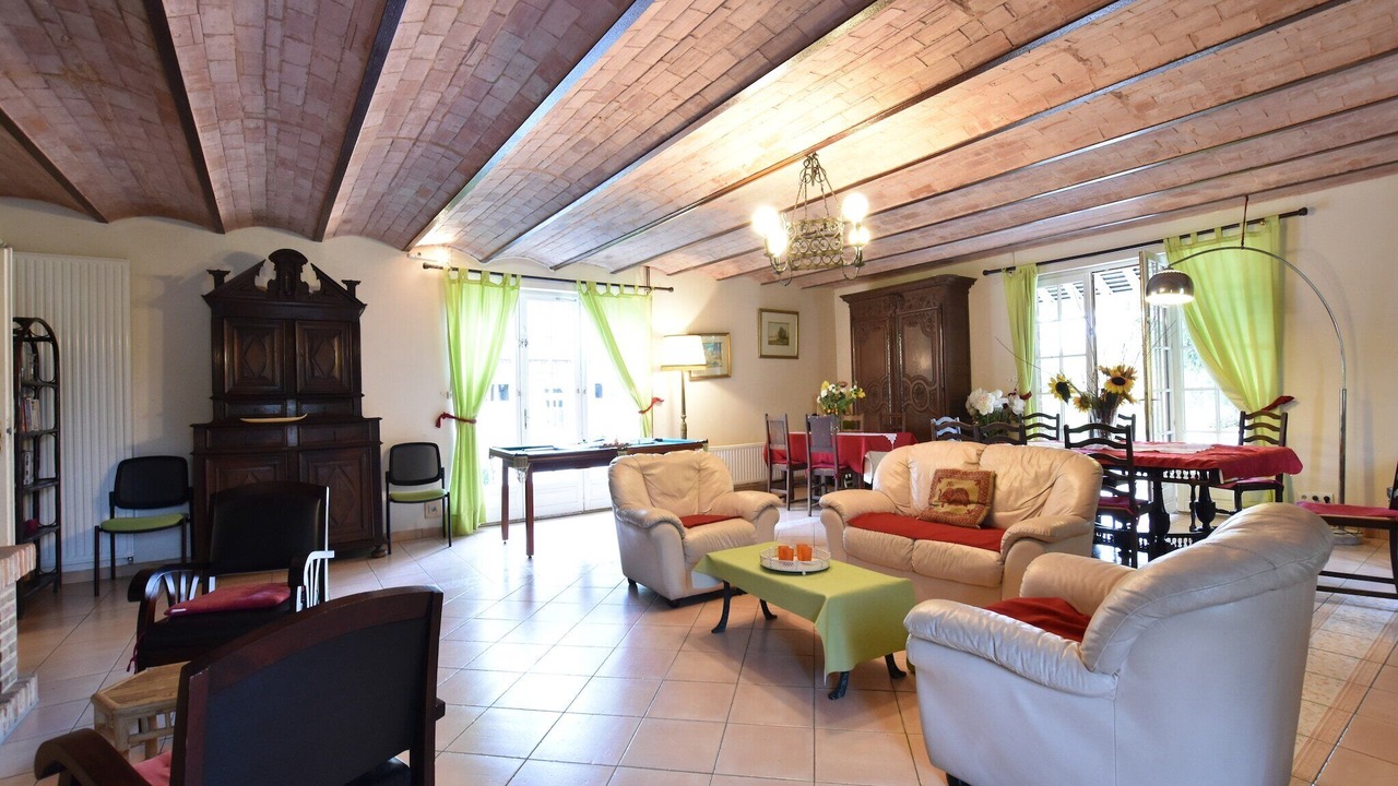 Photo of Livingroom in Englancourt