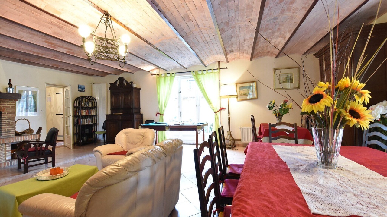 Photo of Livingroom in Englancourt