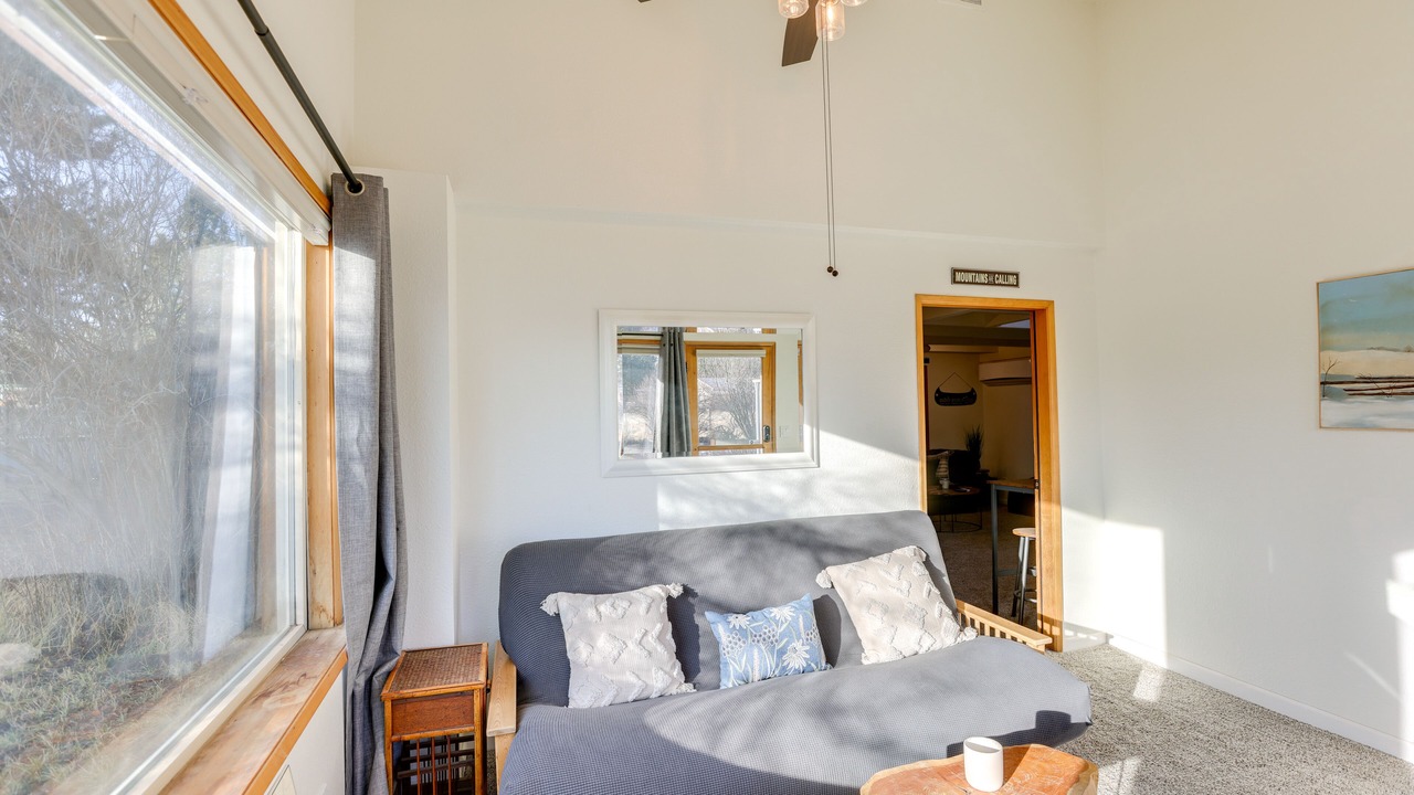 Photo of Livingroom in Deschutes River Woods