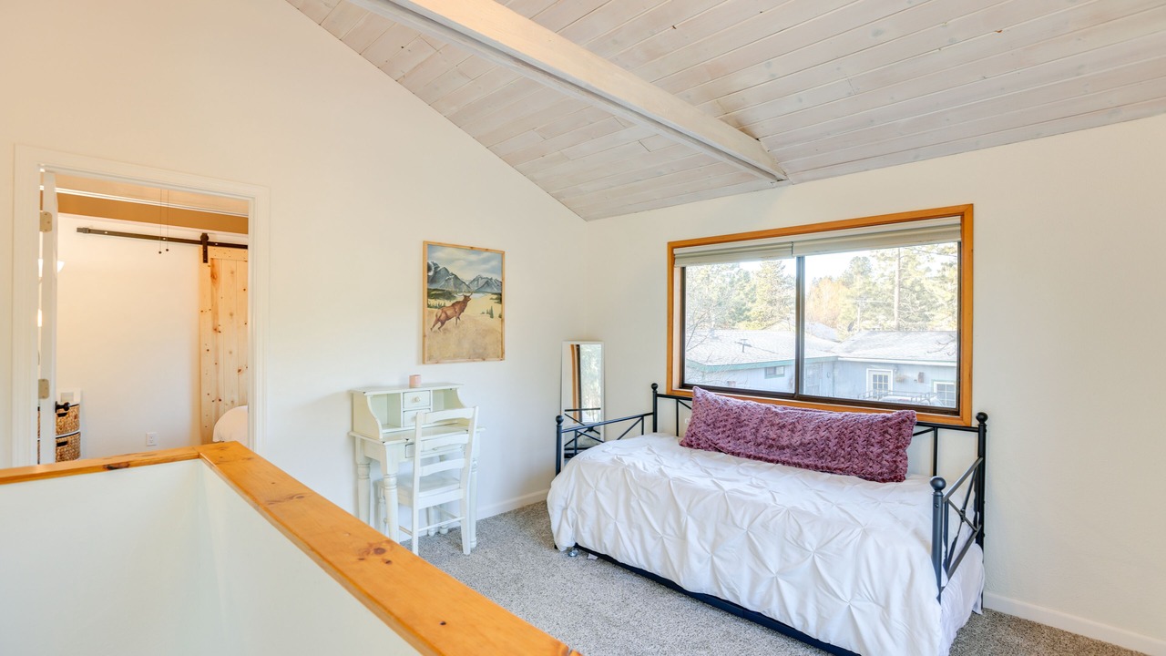 Photo of Bedroom in Deschutes River Woods