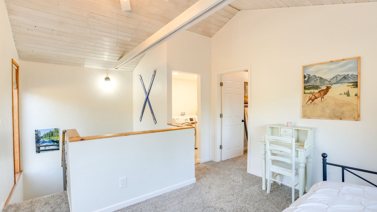 Photo of Bedroom in Deschutes River Woods