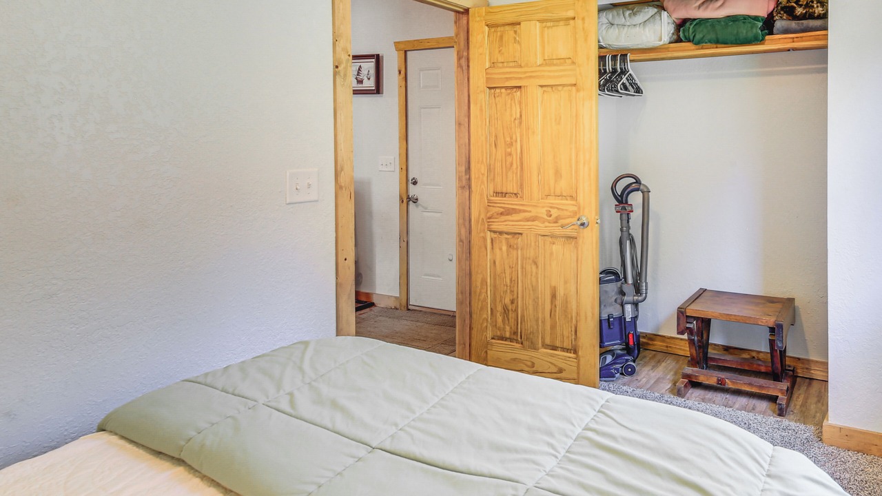 Photo of Bedroom in Townsend
