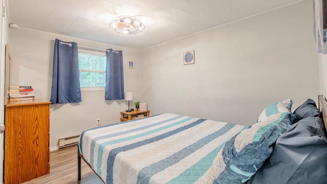 Photo of Bedroom in Pocono Lake