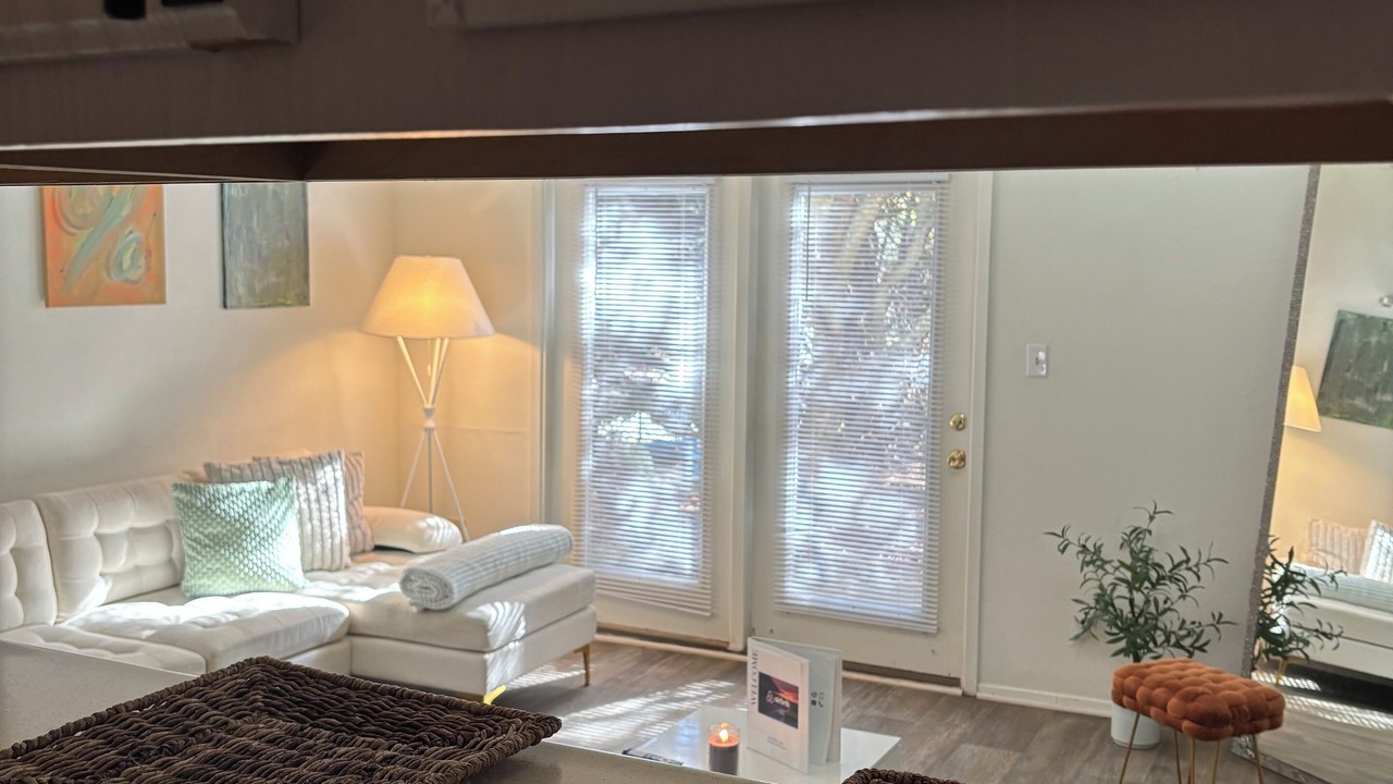 Photo of Livingroom in Northwest Raleigh