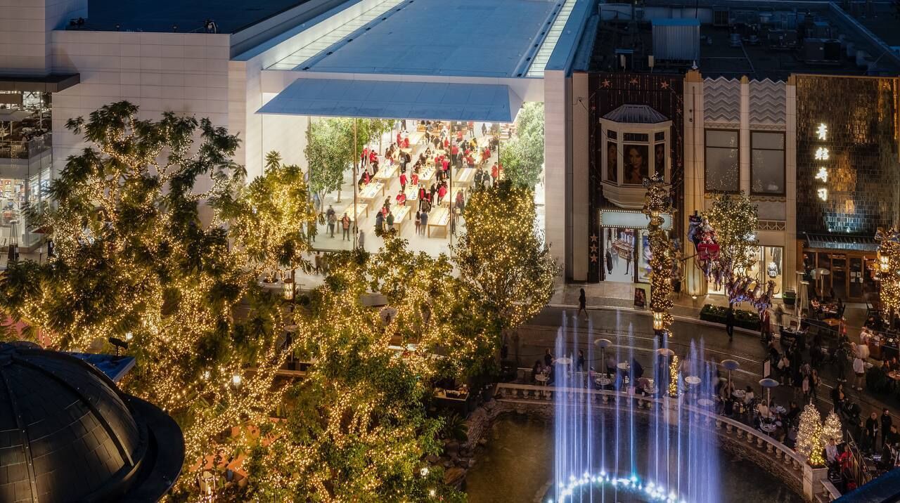 Photo of Others in Miracle Mile