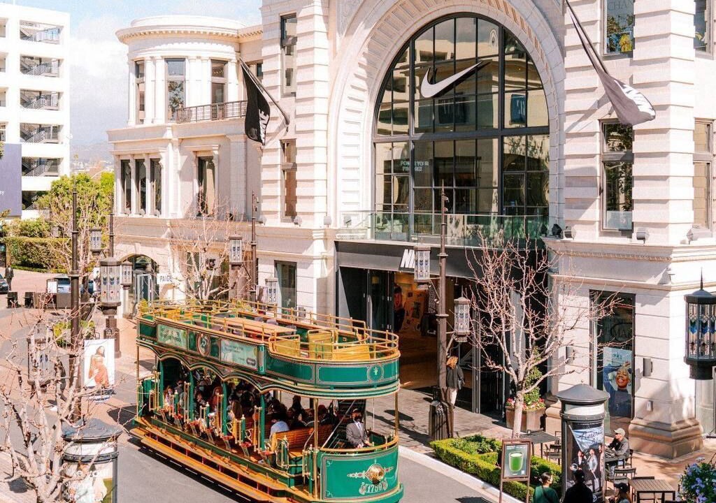 Photo of Others in Miracle Mile