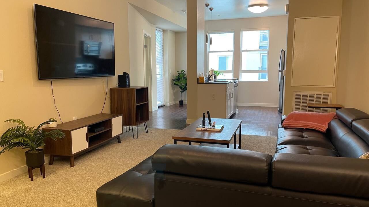 Photo of Livingroom in Miracle Mile