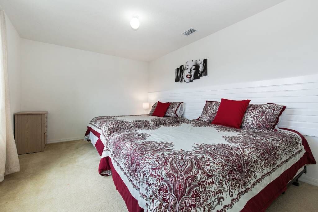 Photo of Bedroom in Crystal Cove