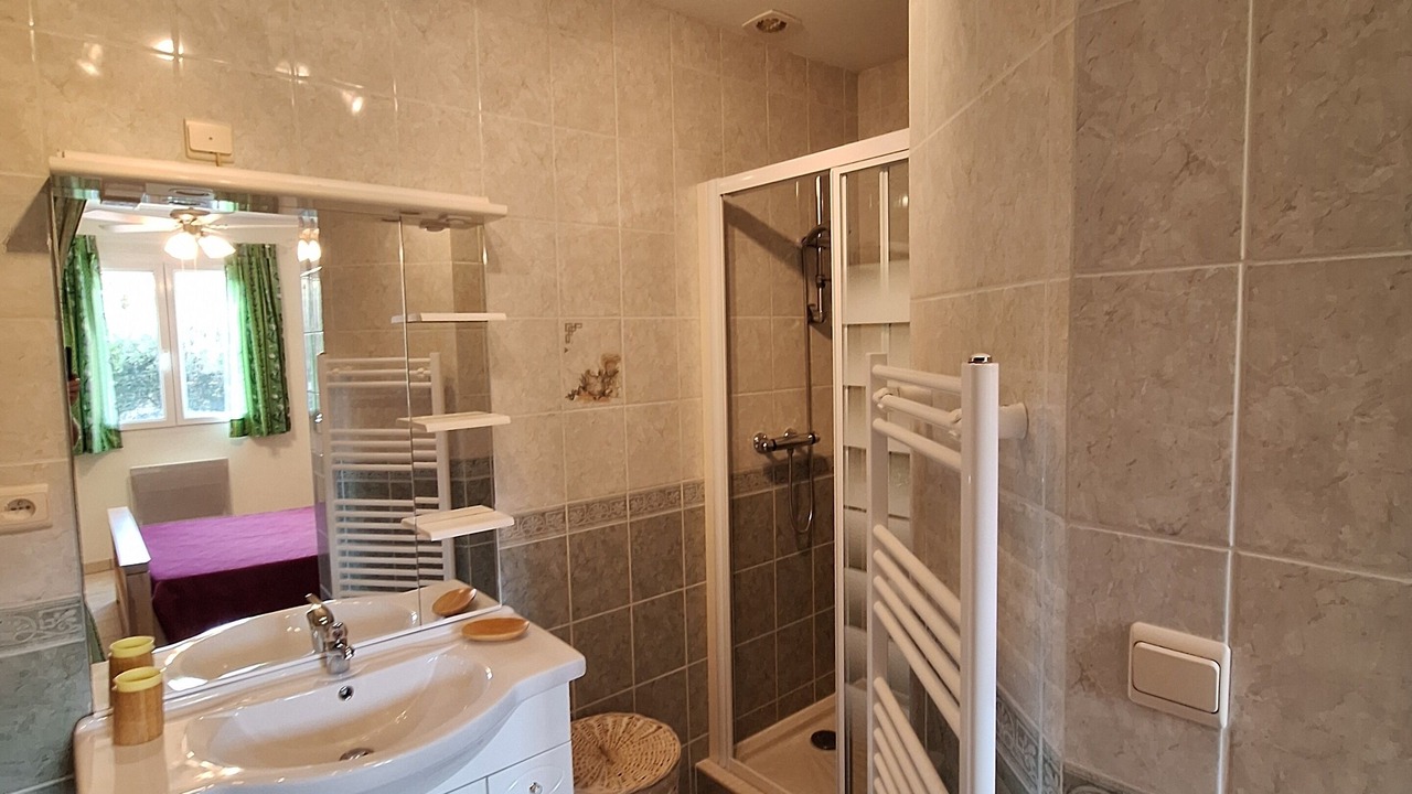 Photo of Bathroom in Sablet