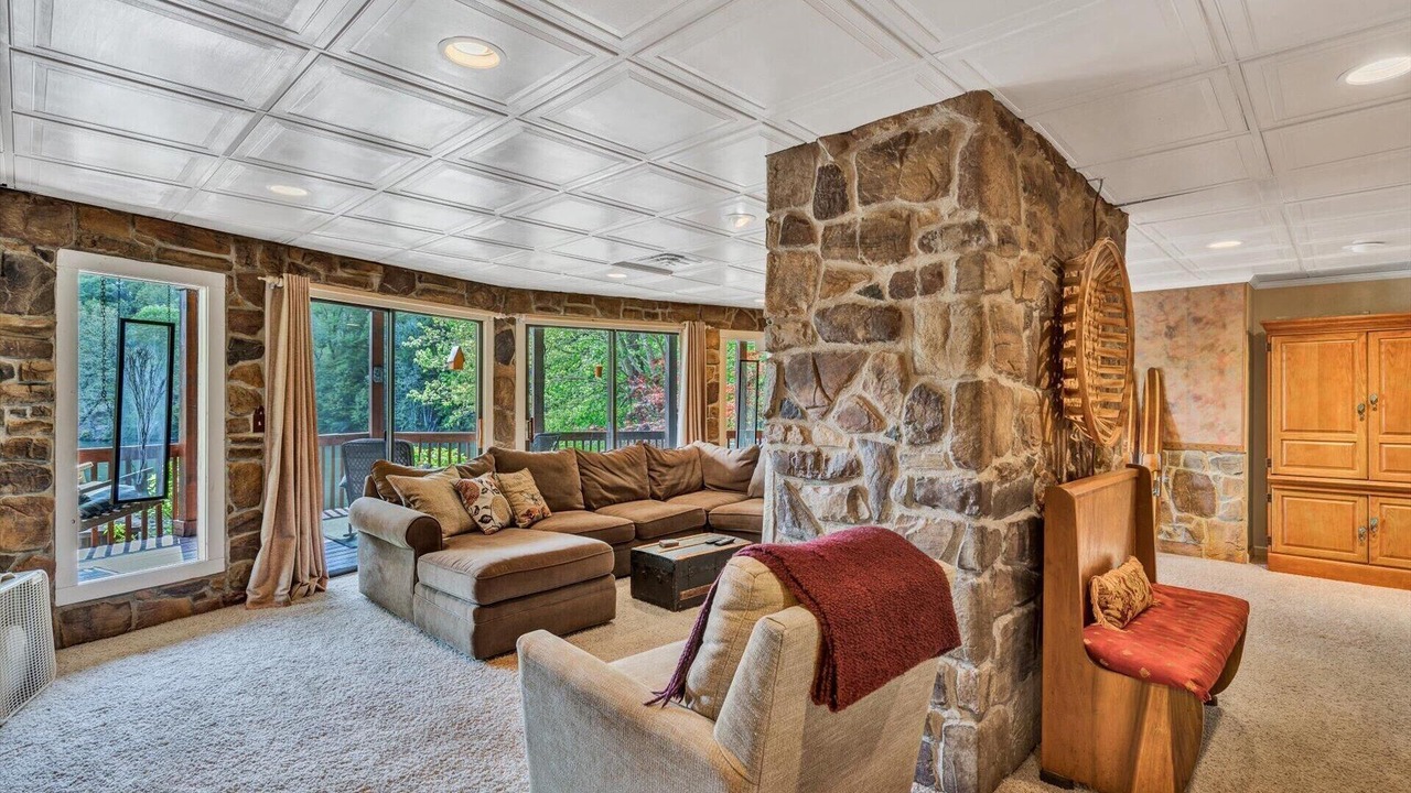 Photo of Livingroom in Goodview