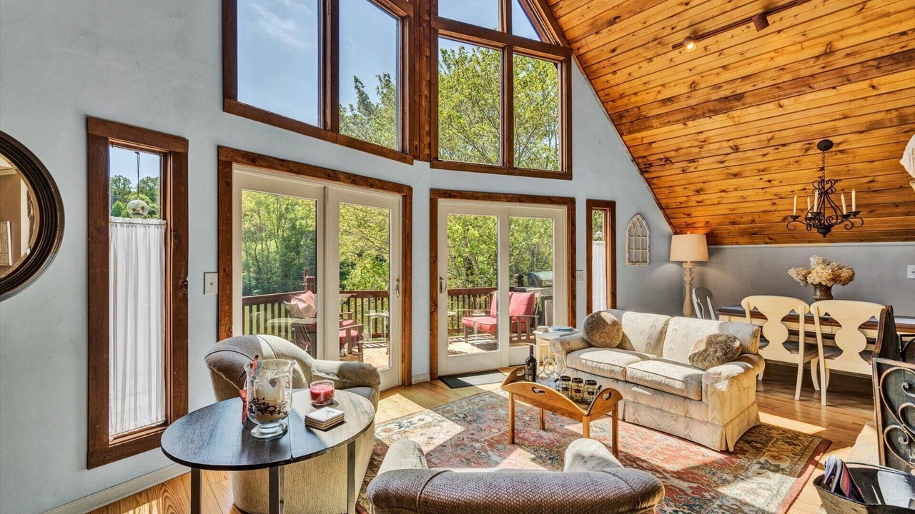 Photo of Livingroom in Goodview