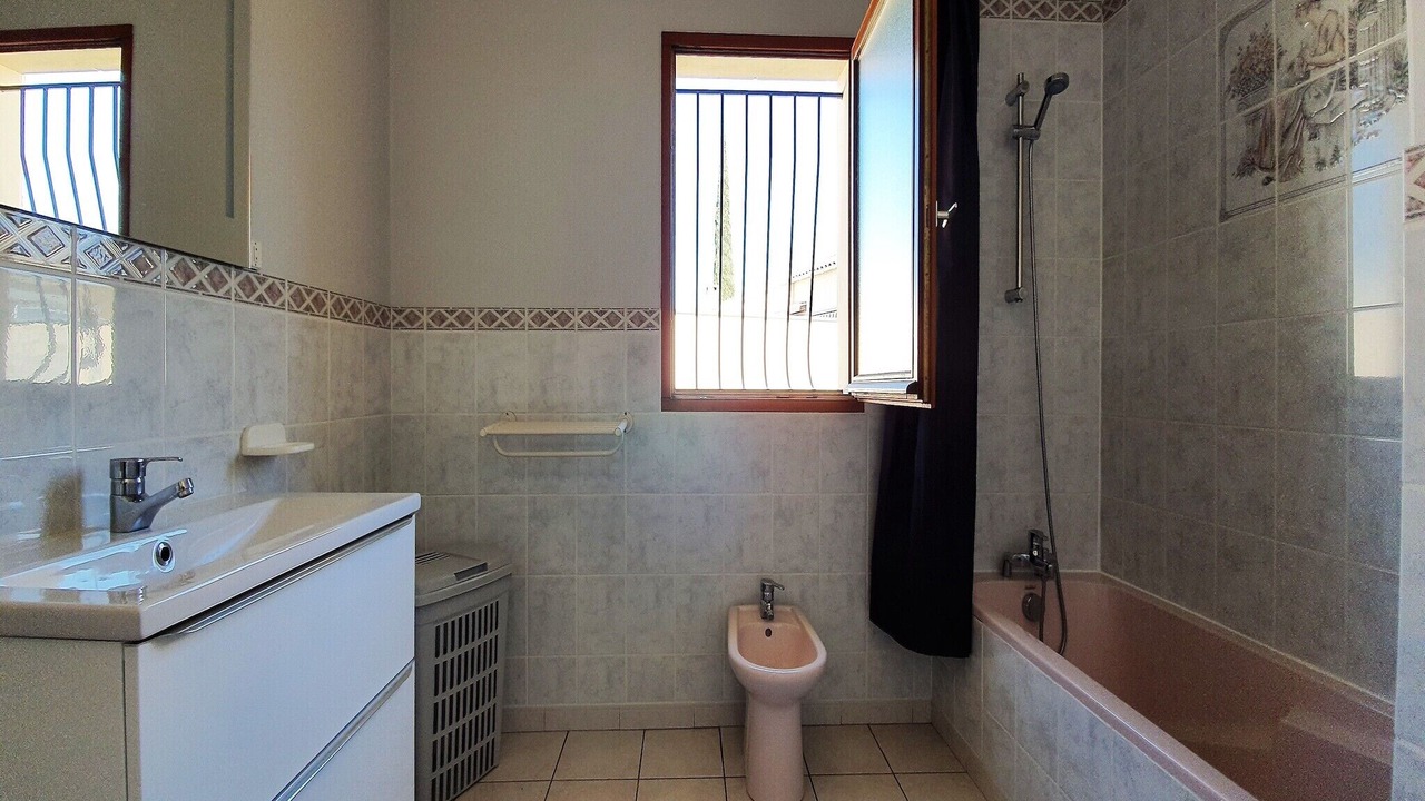 Photo of Bathroom in Saint-Genies-de-Fontedit