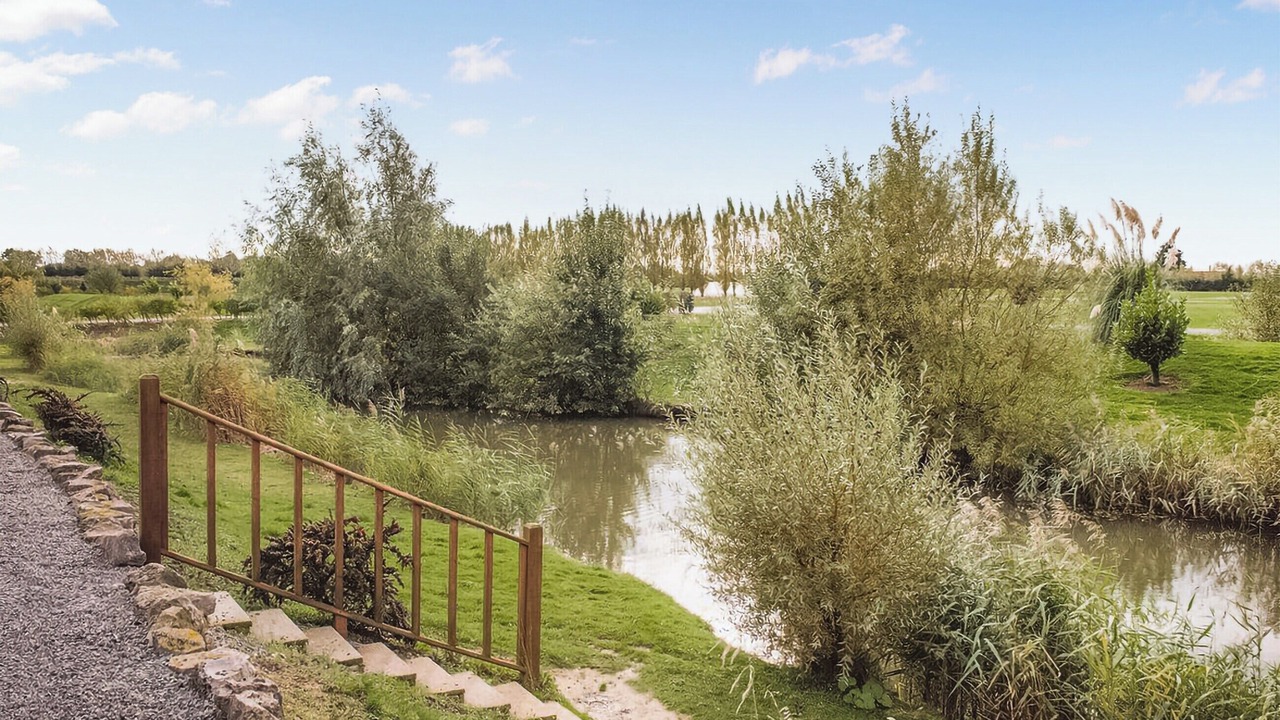 Photo of Others in Old Leake