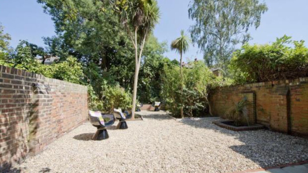 Photo of Outdoor in North Kensington