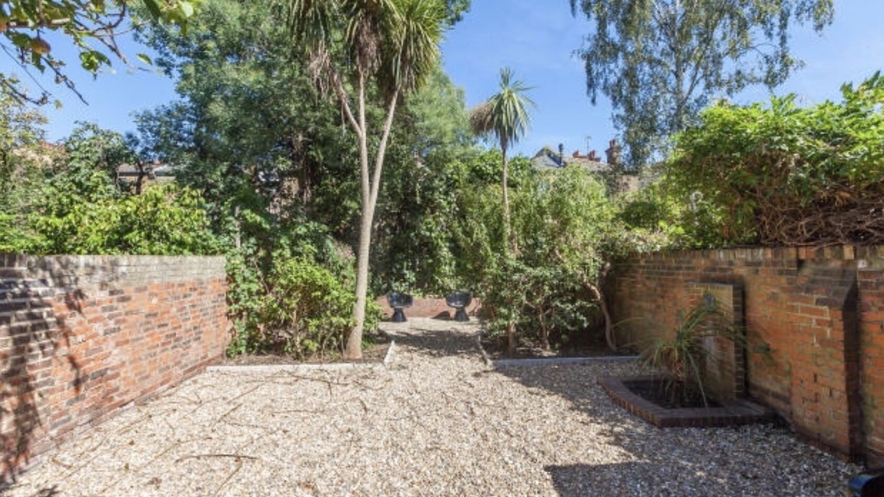 Photo of Outdoor in North Kensington