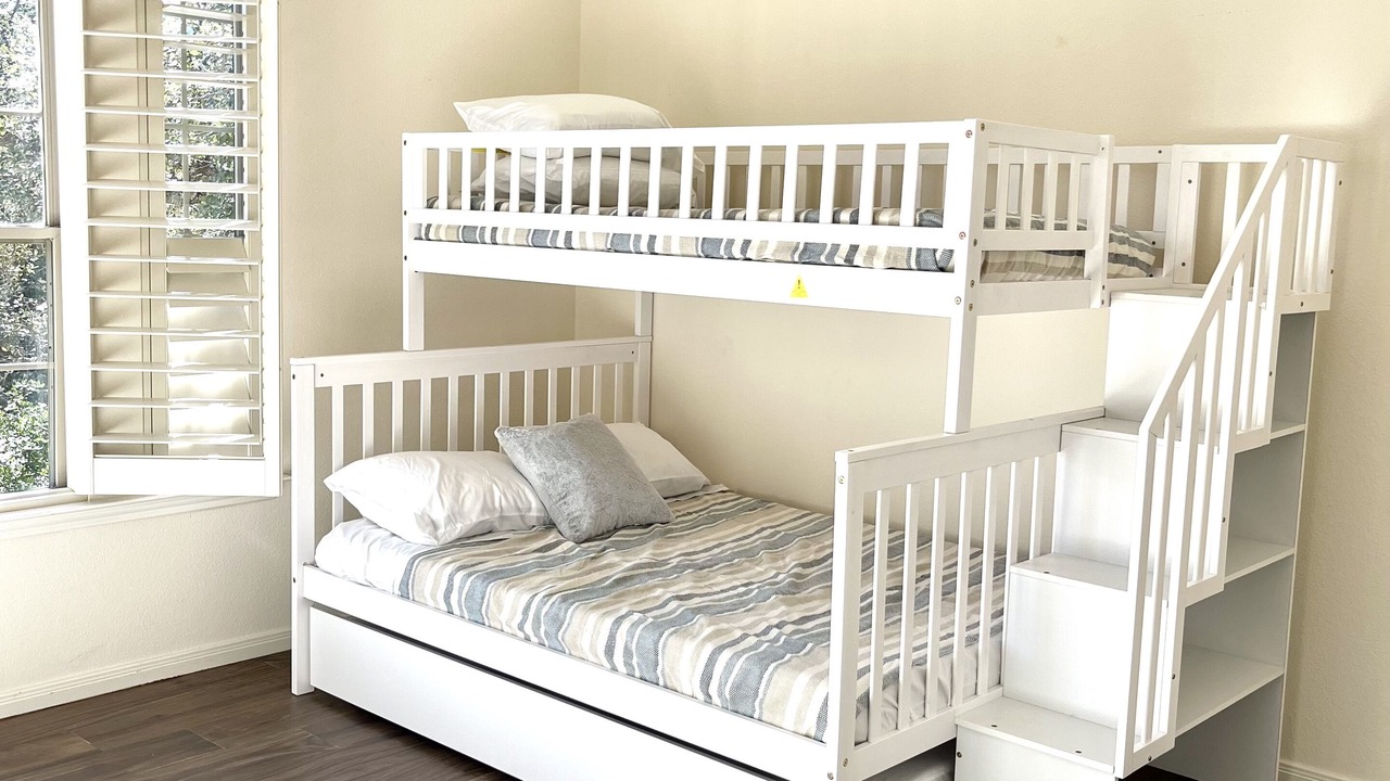 Photo of Bedroom in Highland Lake Estates
