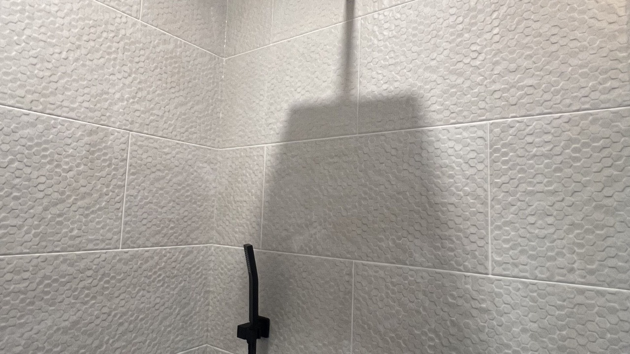 Photo of Bathroom in Lakeview