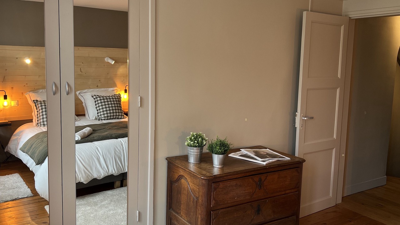 Photo of Bedroom in Orbec