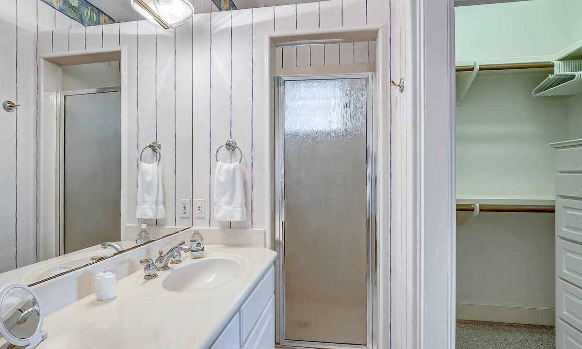 Photo of Bathroom in Walden on Lake Conroe