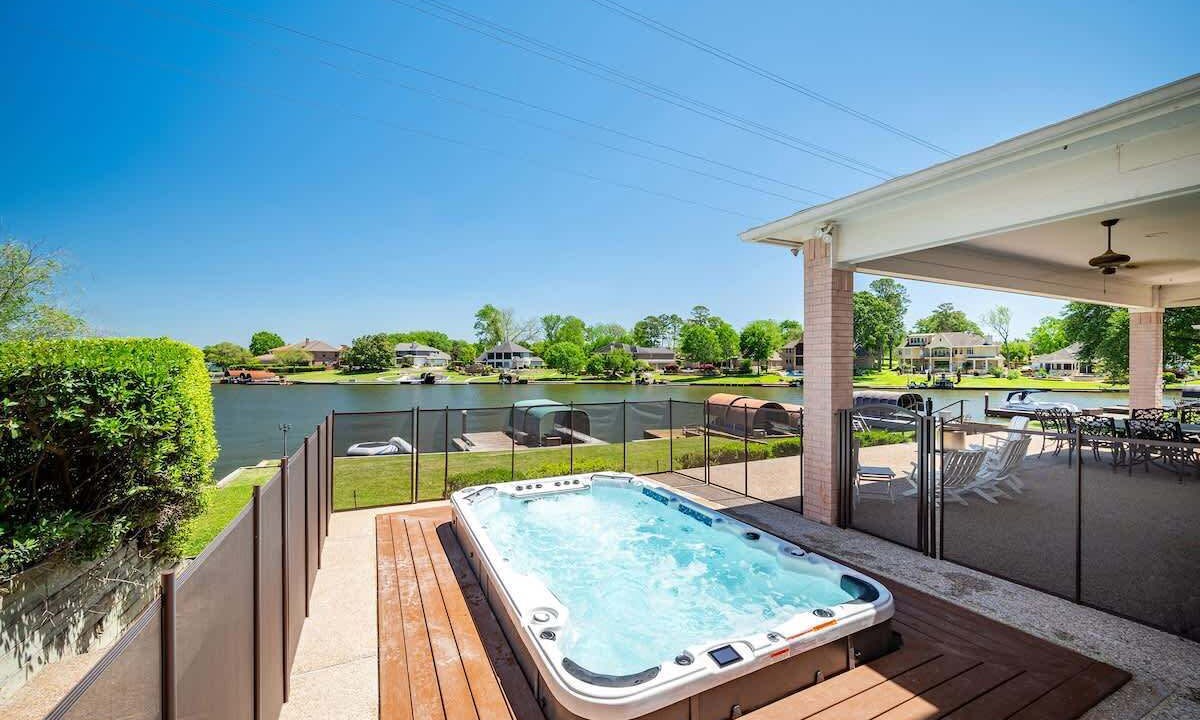 Photo of Others in Walden on Lake Conroe