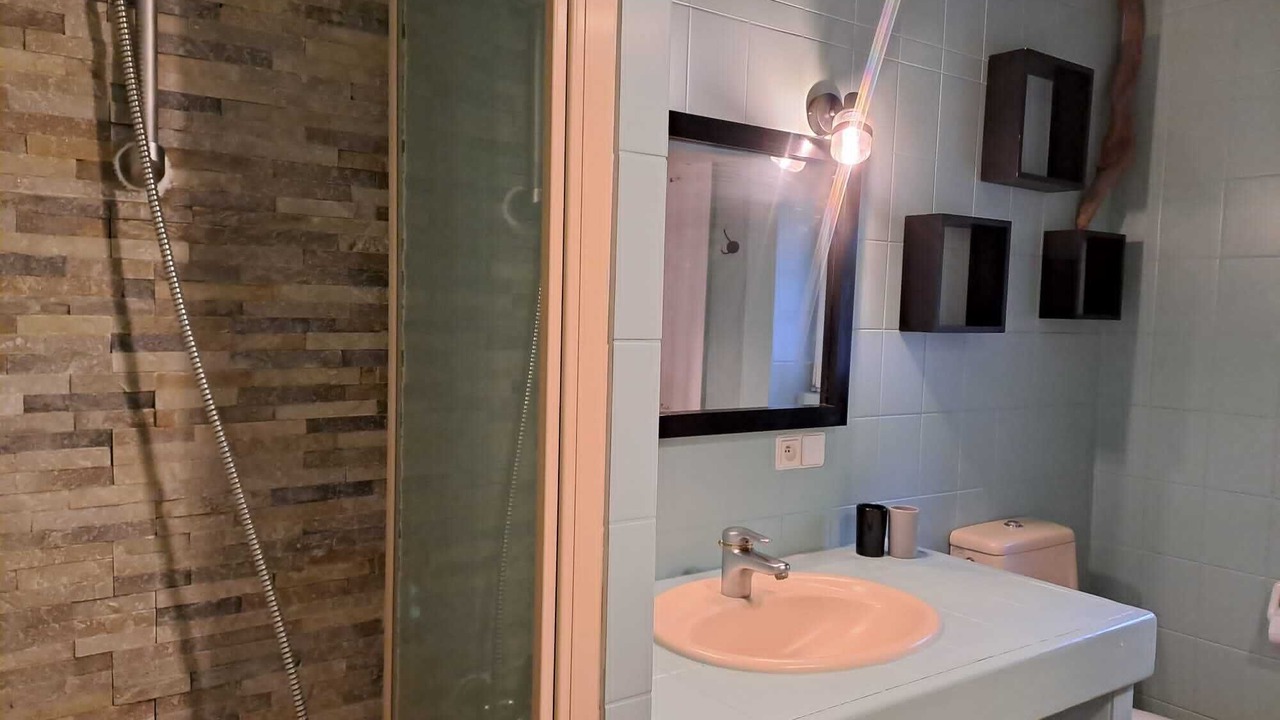 Photo of Bathroom in Caderousse