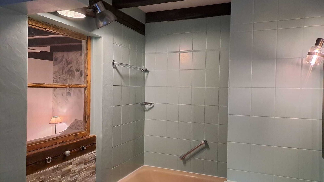 Photo of Bathroom in Caderousse