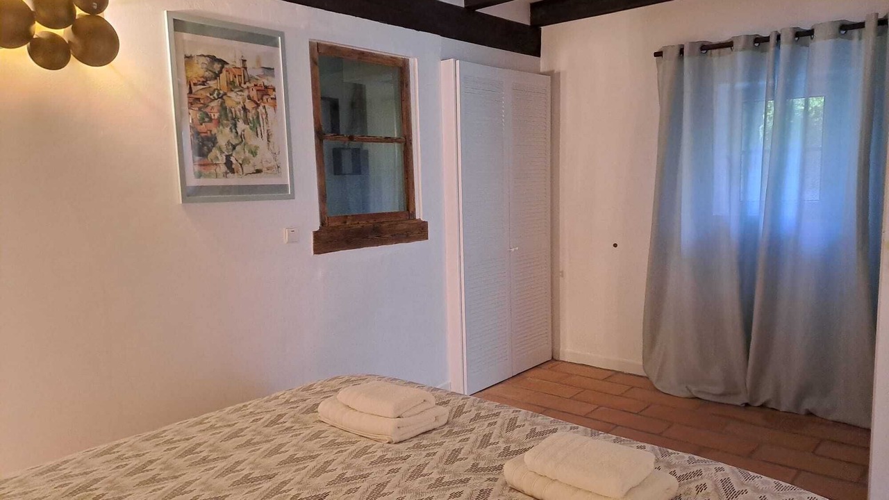 Photo of Bedroom in Caderousse