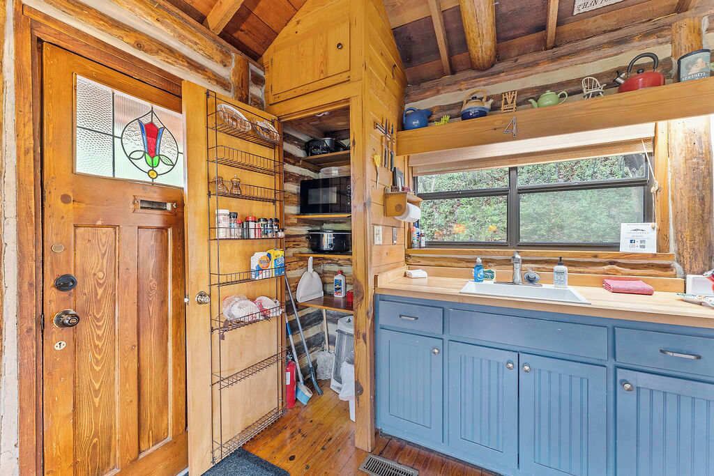 Photo of Kitchen in Eureka Springs