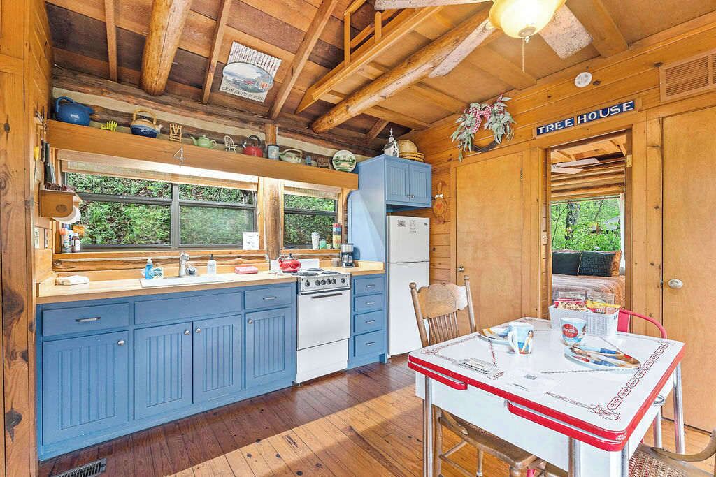 Photo of Kitchen in Eureka Springs