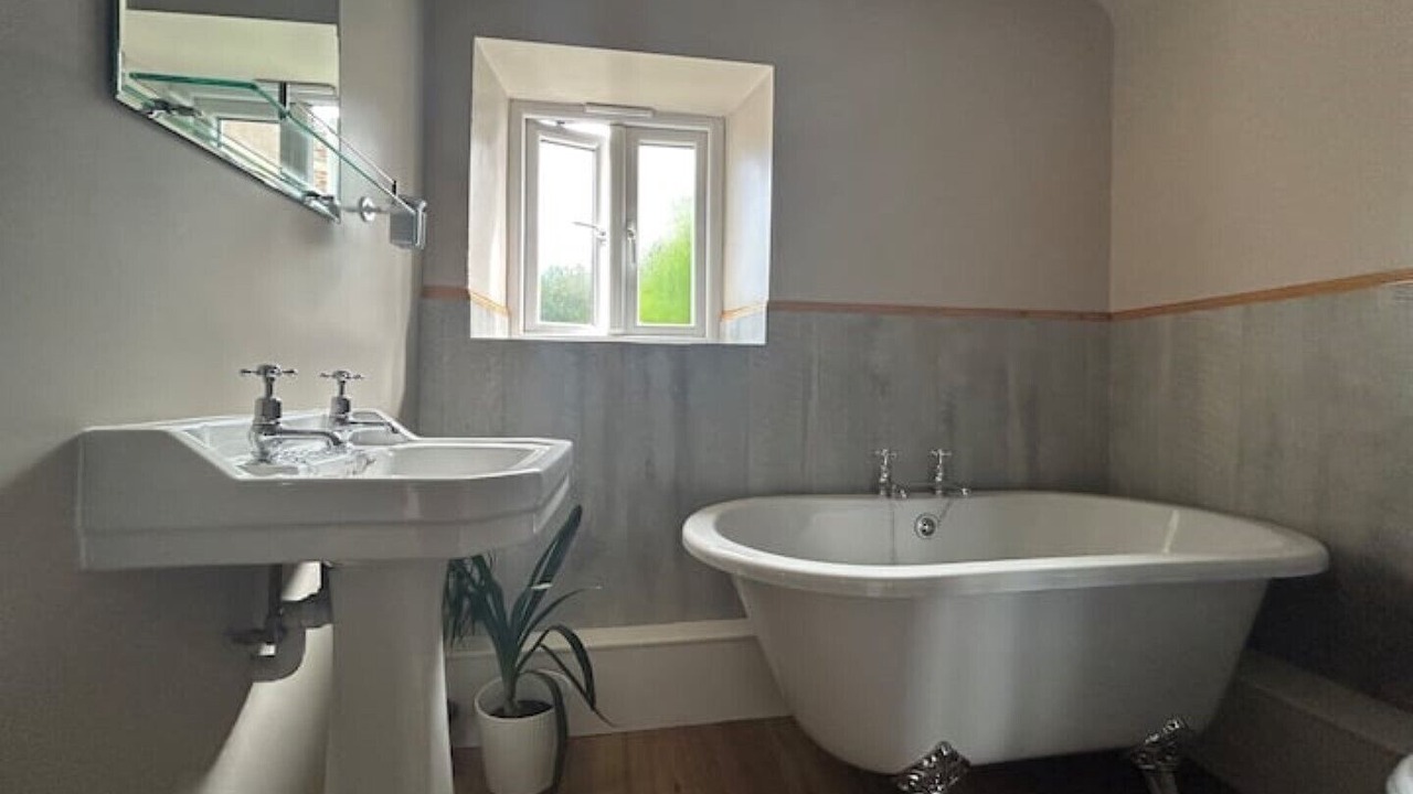 Photo of Bathroom in Cerne Abbas