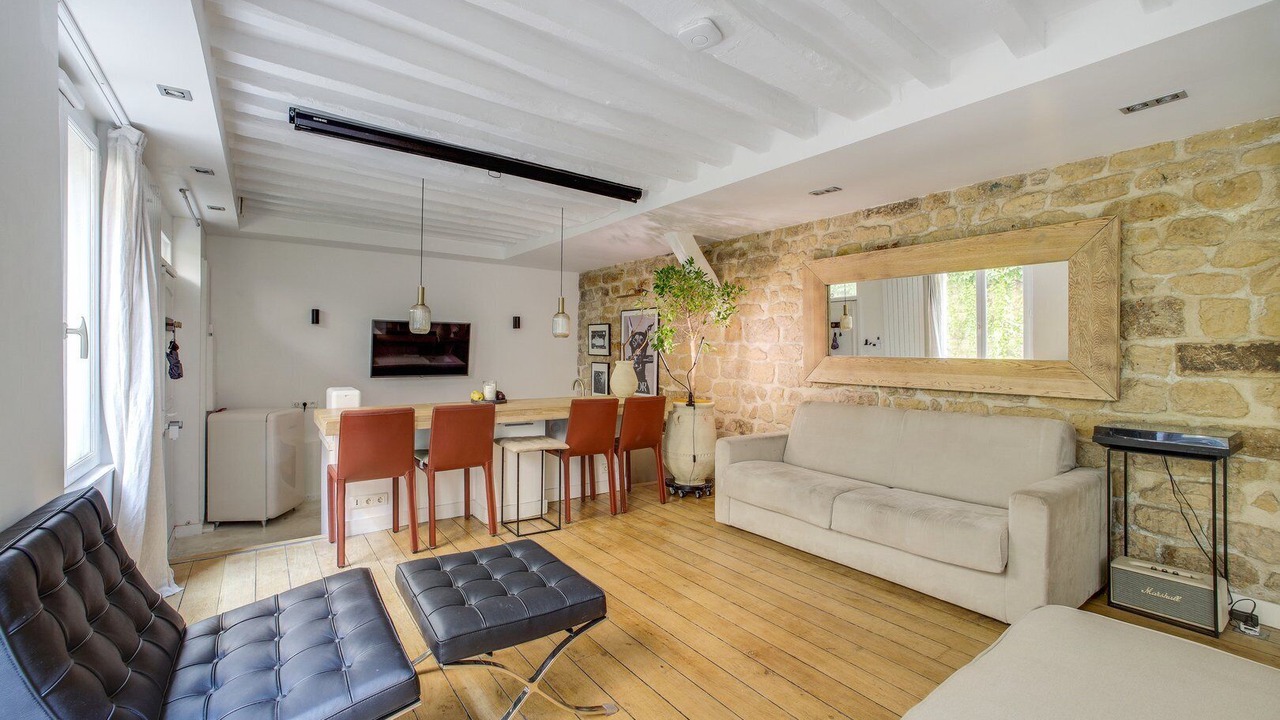Photo of Livingroom in 10th Arrondissement