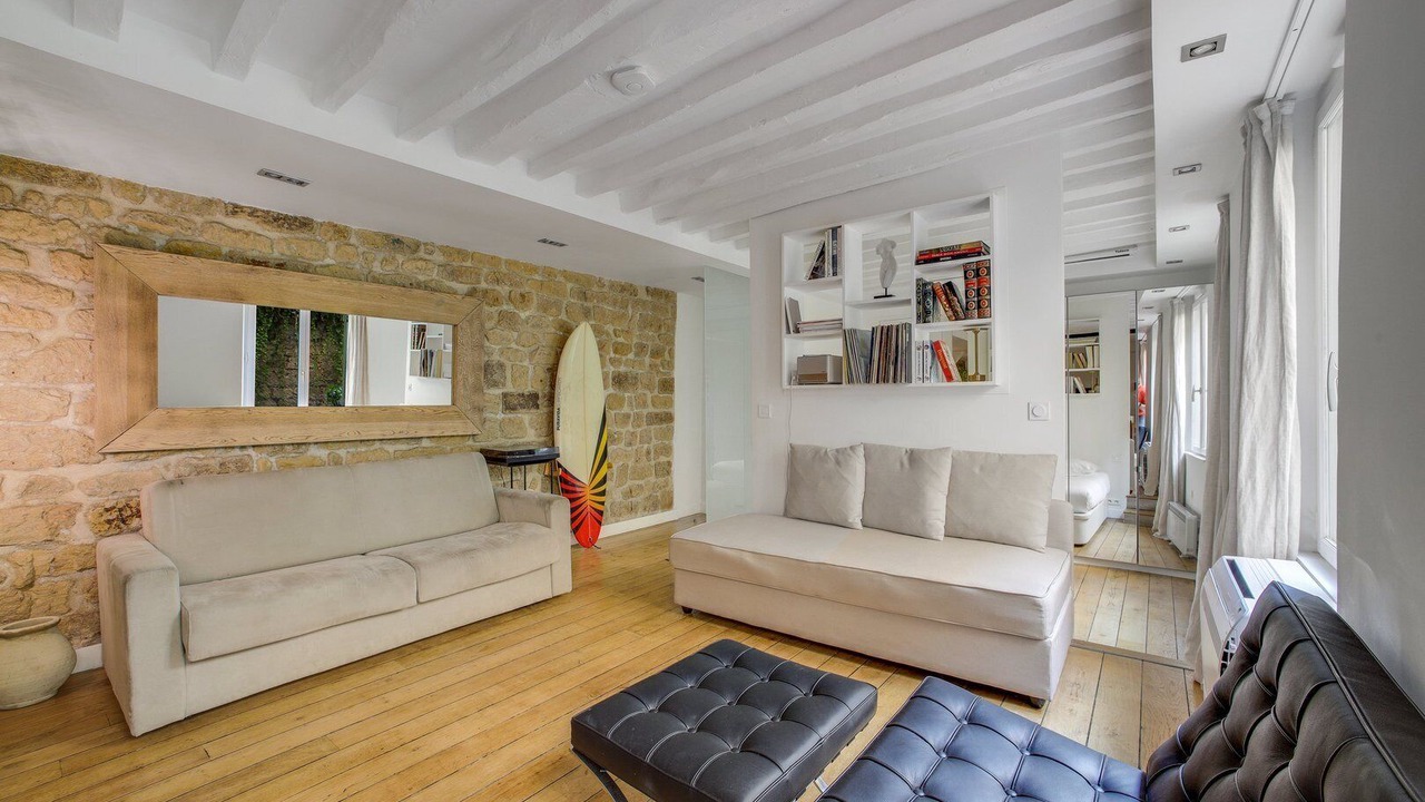 Photo of Livingroom in 10th Arrondissement