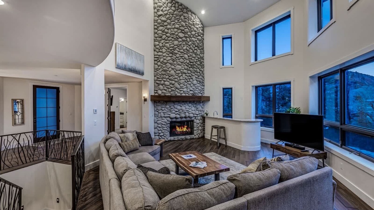 Photo of Livingroom in Basalt