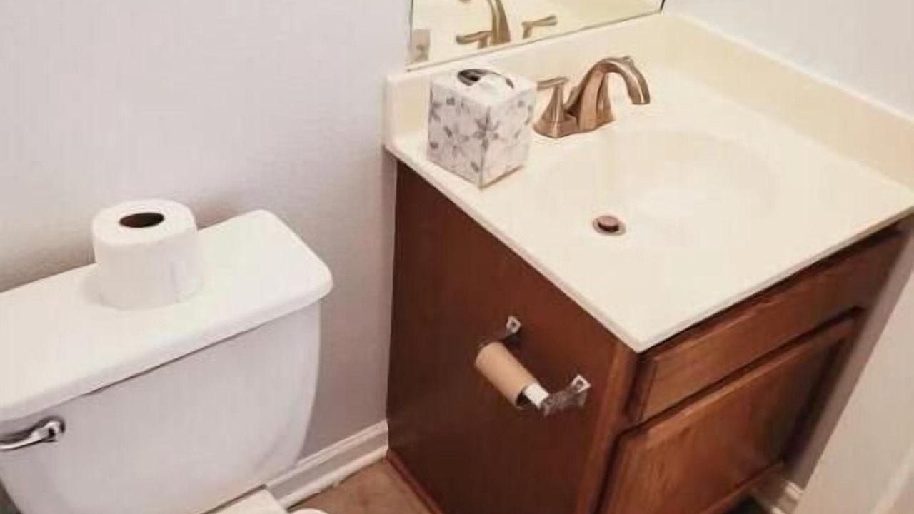 Photo of Bathroom in Sunshine