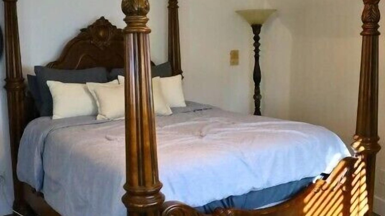 Photo of Bedroom in Barstow