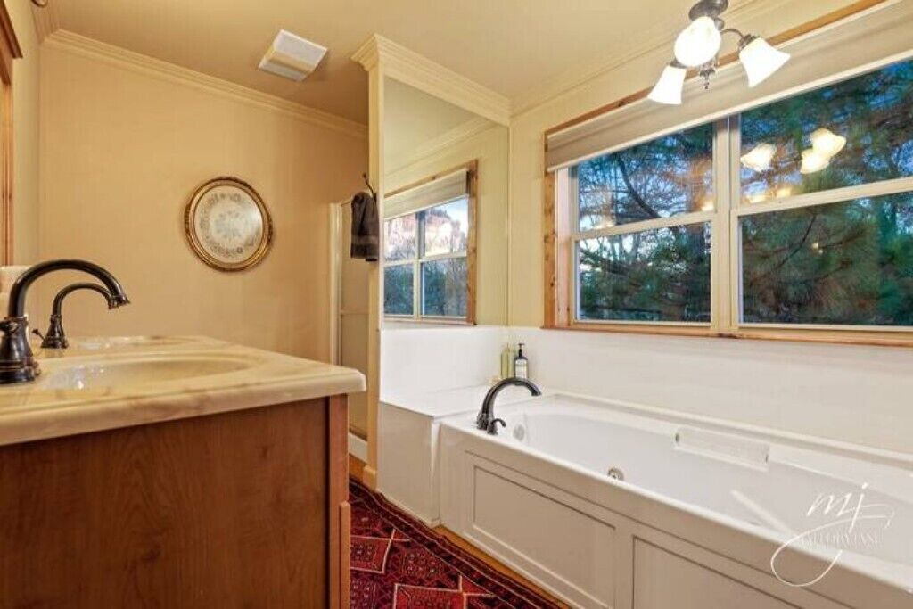 Photo of Bathroom in Lone Rock