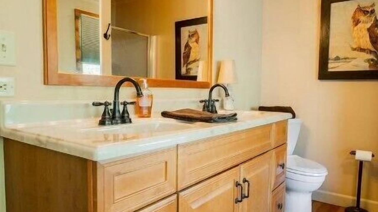 Photo of Bathroom in Lone Rock