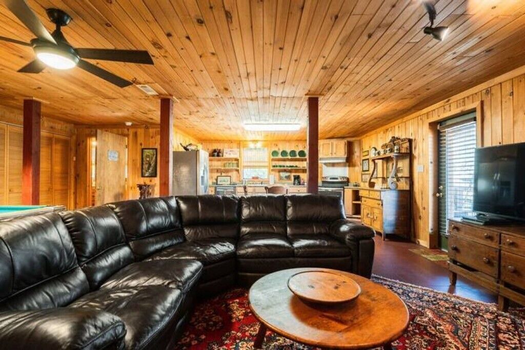 Photo of Livingroom in Lone Rock