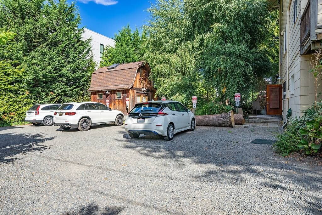 Photo of Outdoor in Broadway