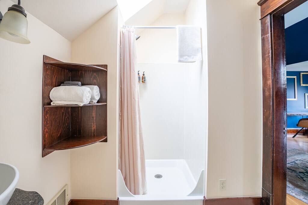 Photo of Bathroom in Broadway