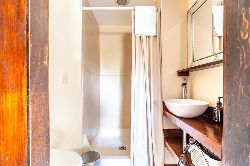 Photo of Bathroom in Broadway