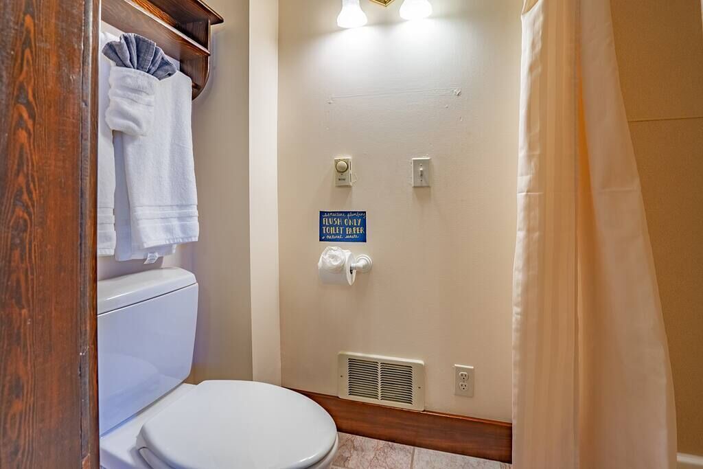 Photo of Bathroom in Broadway