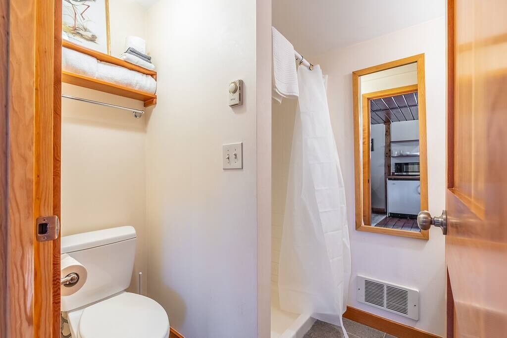 Photo of Bathroom in Broadway