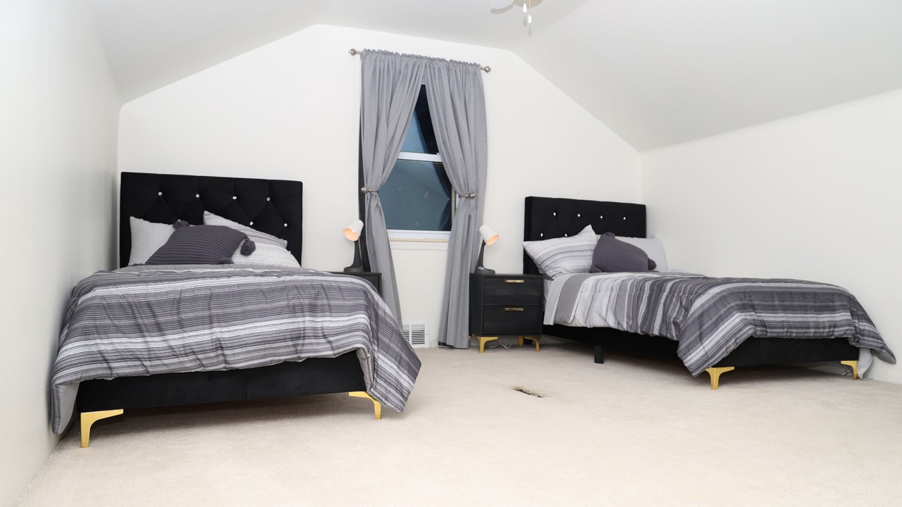Photo of Bedroom in Dearborn Heights