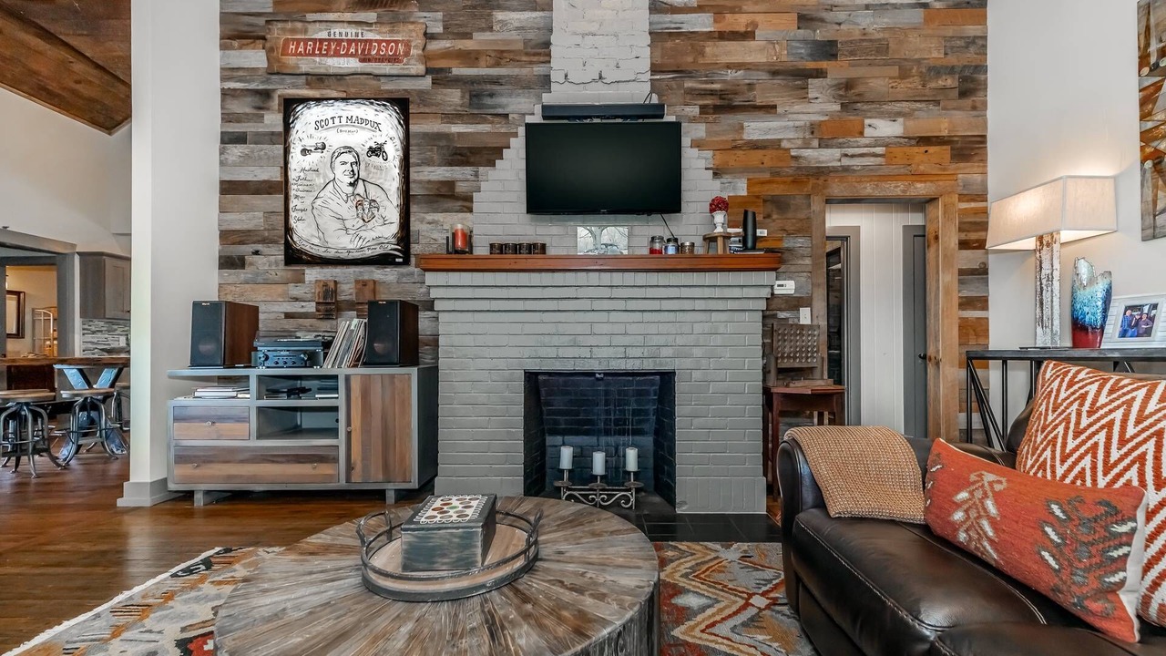 Photo of Livingroom in Tallassee